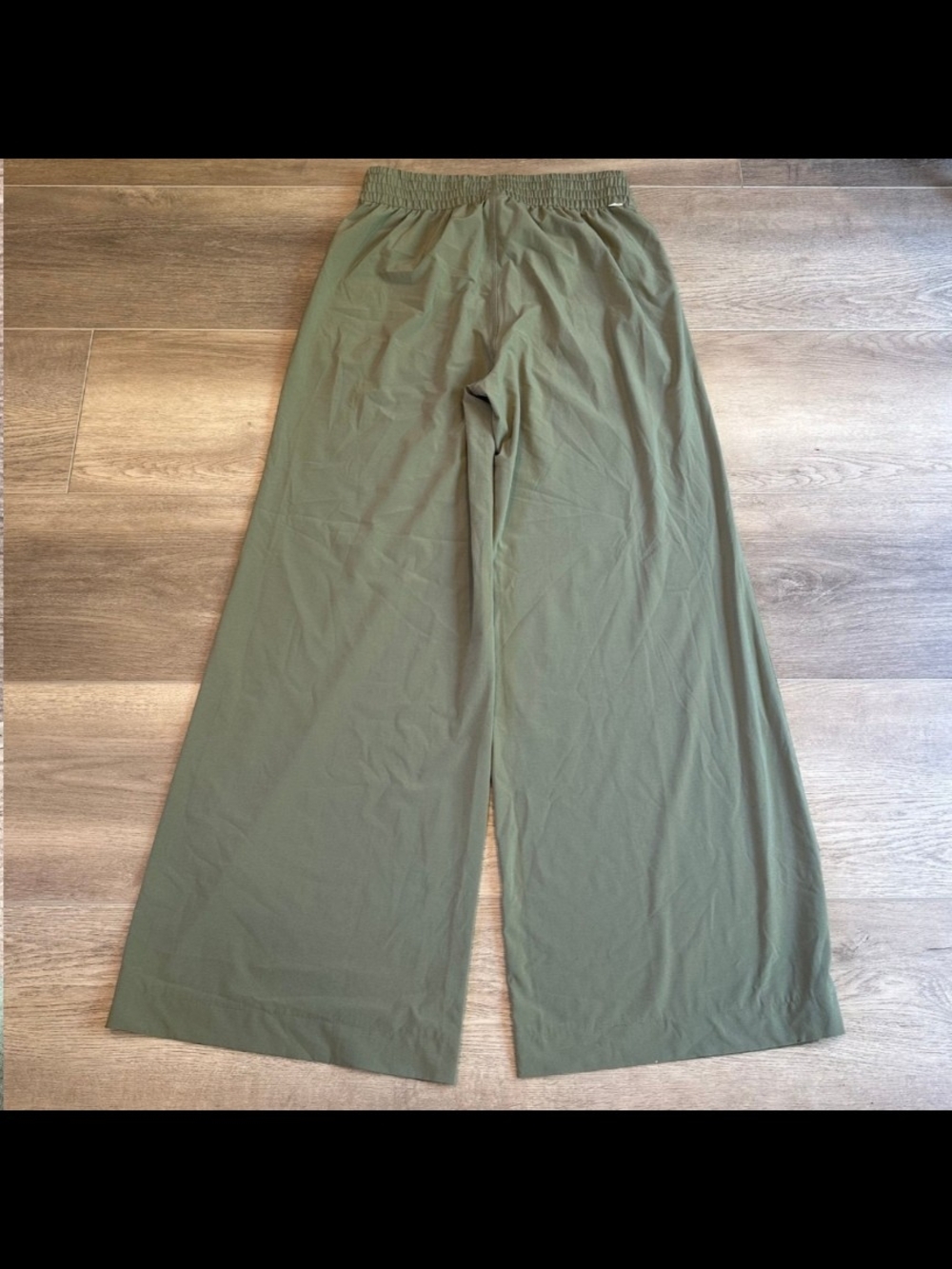 Vuori Villa Wideleg Pants Green Medium - Picture 2 of 9